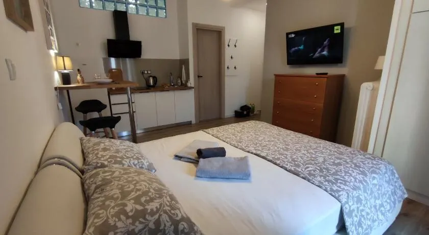 Studio in Kallithea next to Kiprou square - Image 1