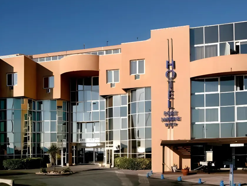 Hotel Port Marine - Image 1