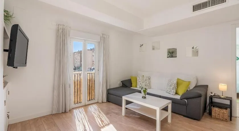 Ferienwohnung 'Granada Garaje Gratis' mit Wi-Fi und Klimaanlage - Image 1