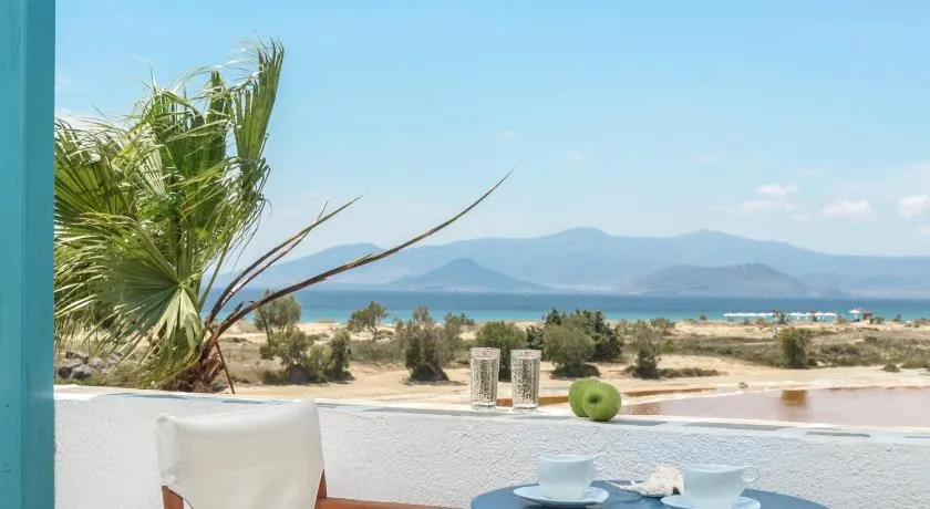 Hotel Three Lakes - Image 1