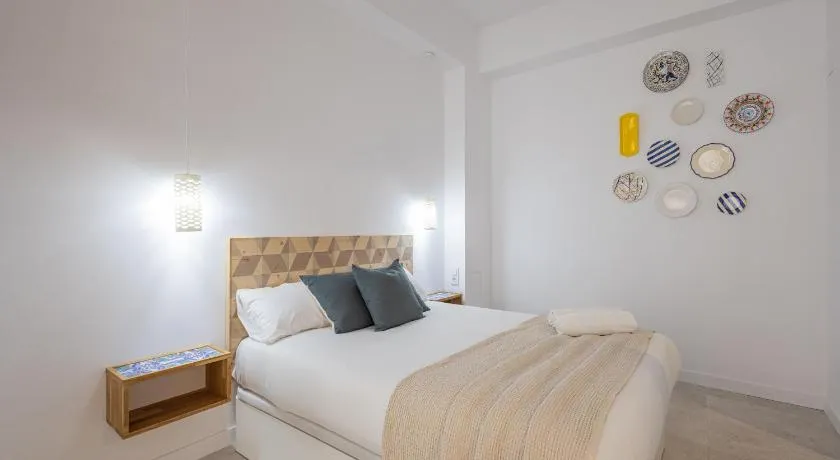 CASA FLORIT - Ceramic Home - 4 Guest - AC WiFi - Near Sorolla Train Station - Image 1
