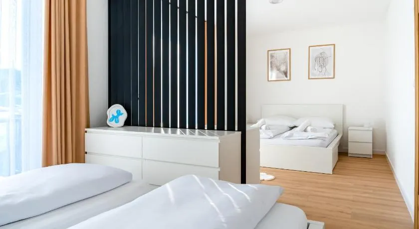 APARTAMETY Chilloway - Image 1