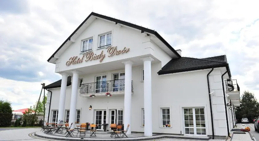 Hotel Biały Dwór - Image 1