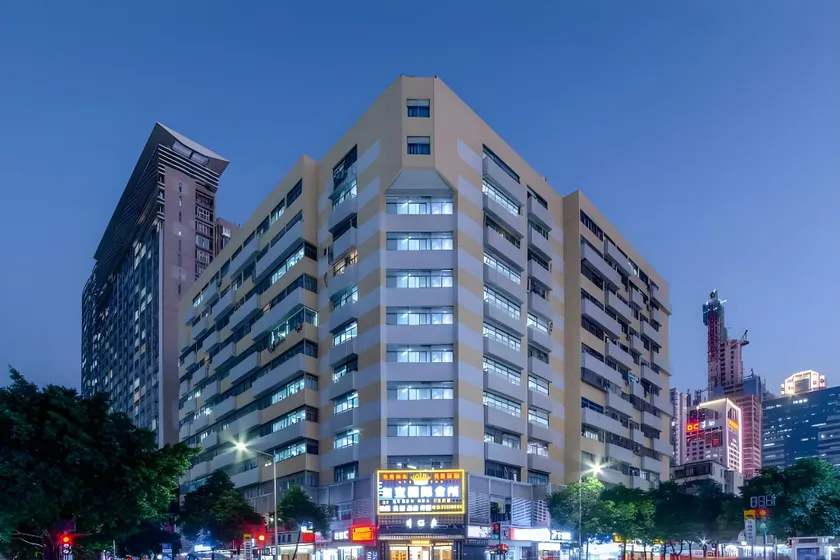 Home Inn Selected Shenzhen Huaqiangbei Yannnan Metro Entrance - Image 1