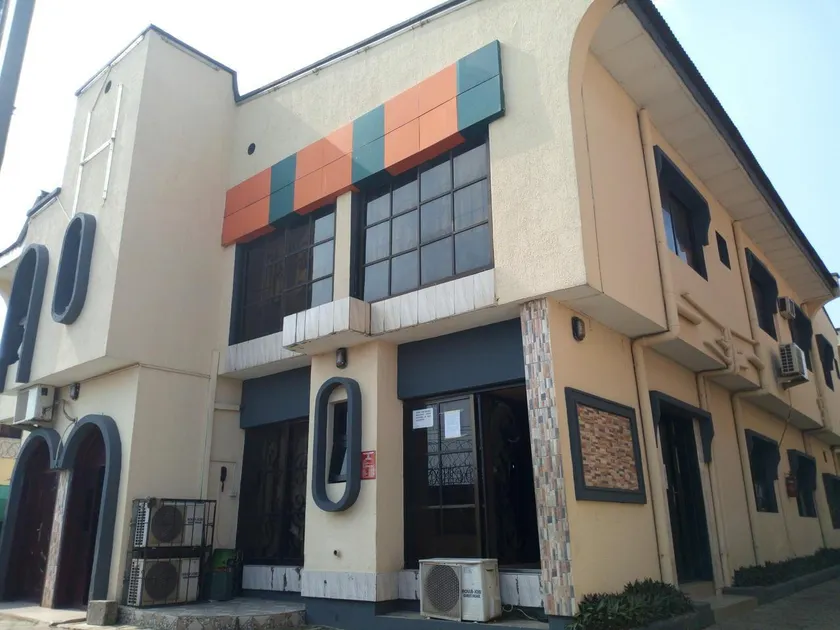Holla-Jobi Guest House - Image 1