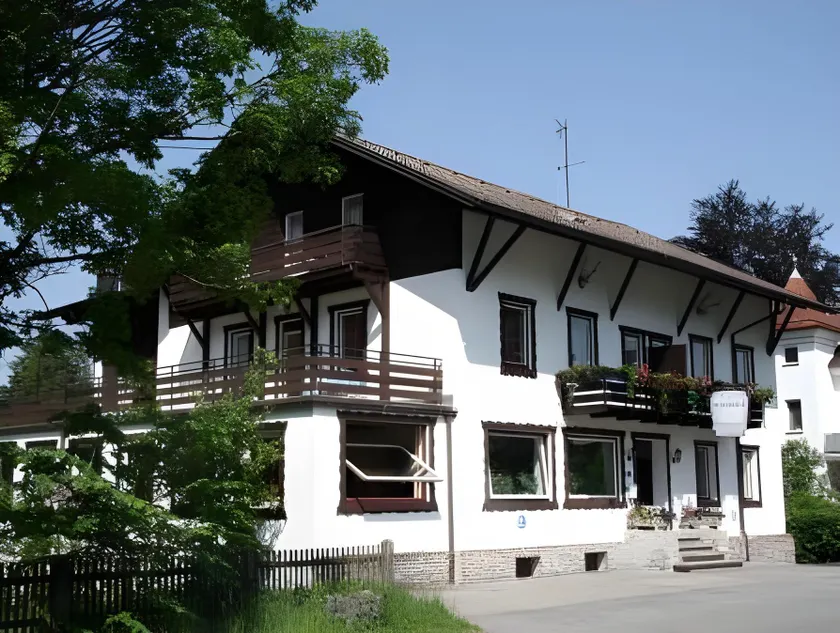 Hotel Garni Schlossblick - Image 1