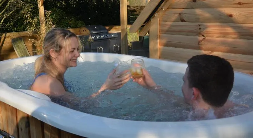 Stamford Meadows Glamping with Private Hot Tubs - Image 1