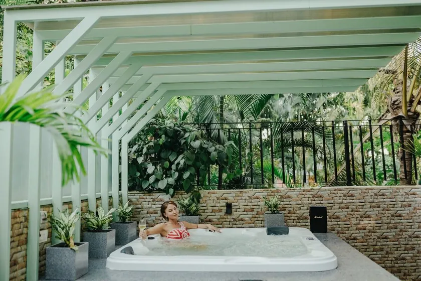 Bali Grand Mansion | Jacuzzi Spa | Private Pool - Image 1
