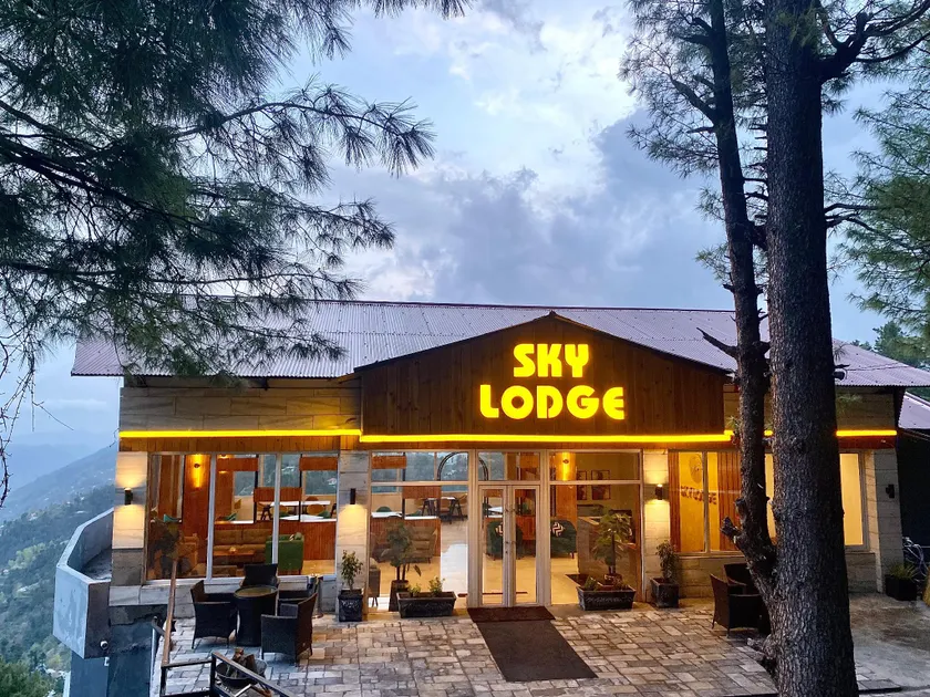 Sky Lodge Hotel - Image 1
