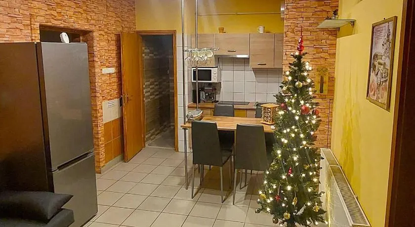 Holiday Apartman - Image 1