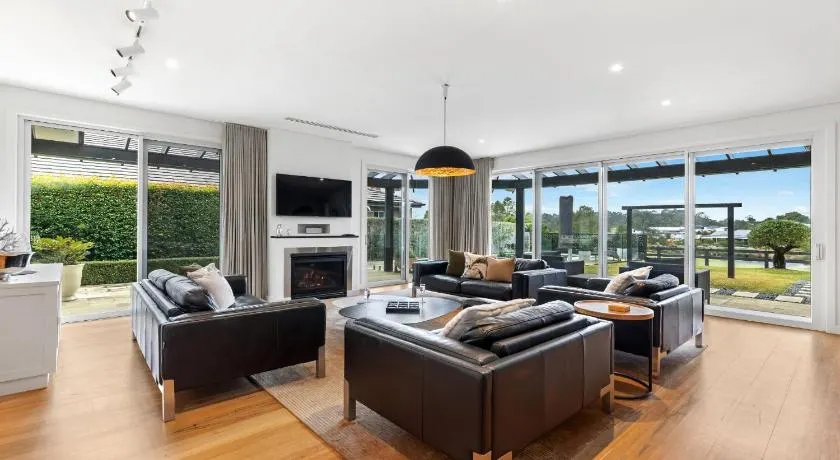 Belleview Hunter - Image 1