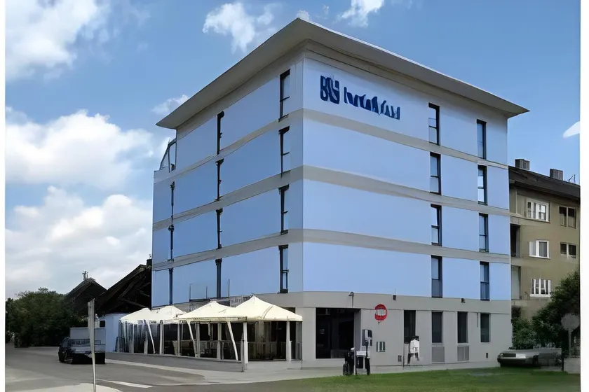 Hotel Blue Bratislava - Image 1