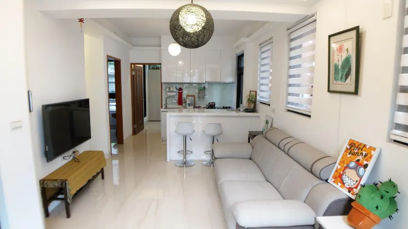 IVORY HOUSE - Image 1