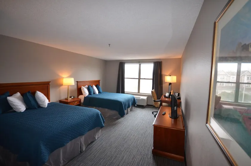 NORWOOD INN AND SUITES CHASKA - Image 1