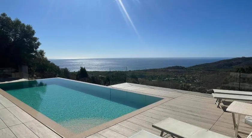 Villa with private pool, amazing sea panorama and private garden - Image 1