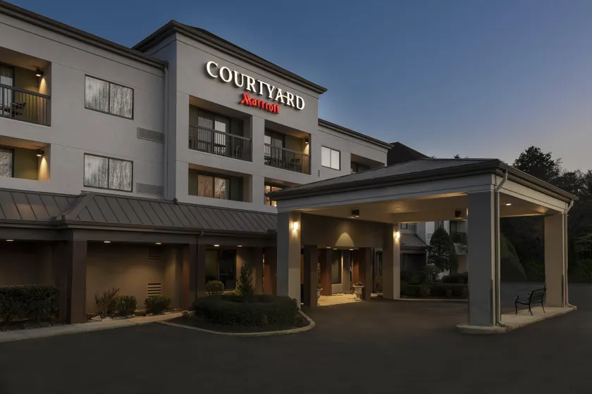 Courtyard by Marriott Asheville - Image 1