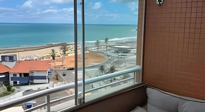 Flat à beira-mar com vista para a praia do meio - Image 1