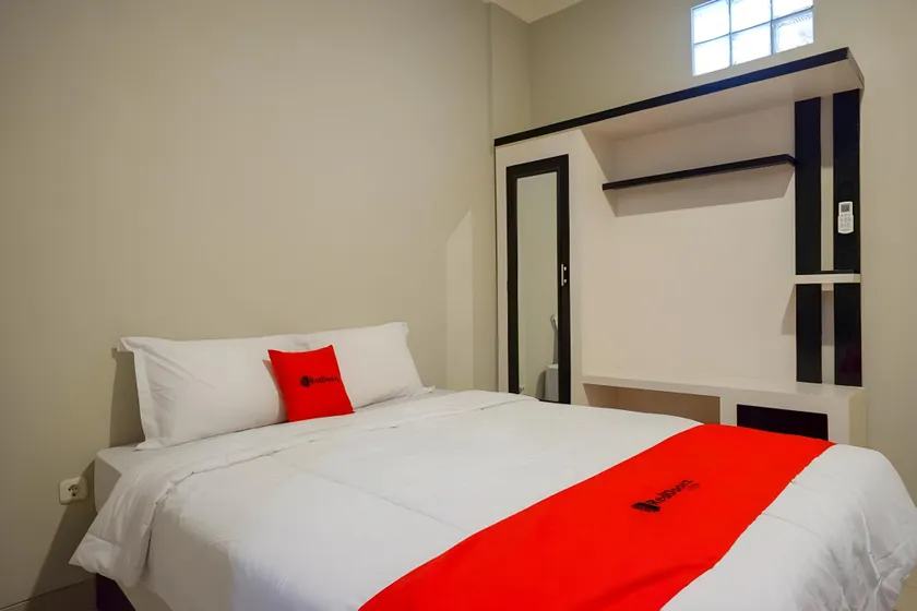 RedDoorz Plus near Jogja City Mall 5 - Image 1