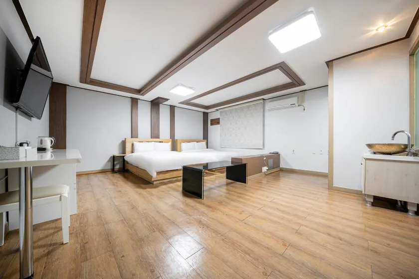 Gwangyang Raon Hotel - Image 1