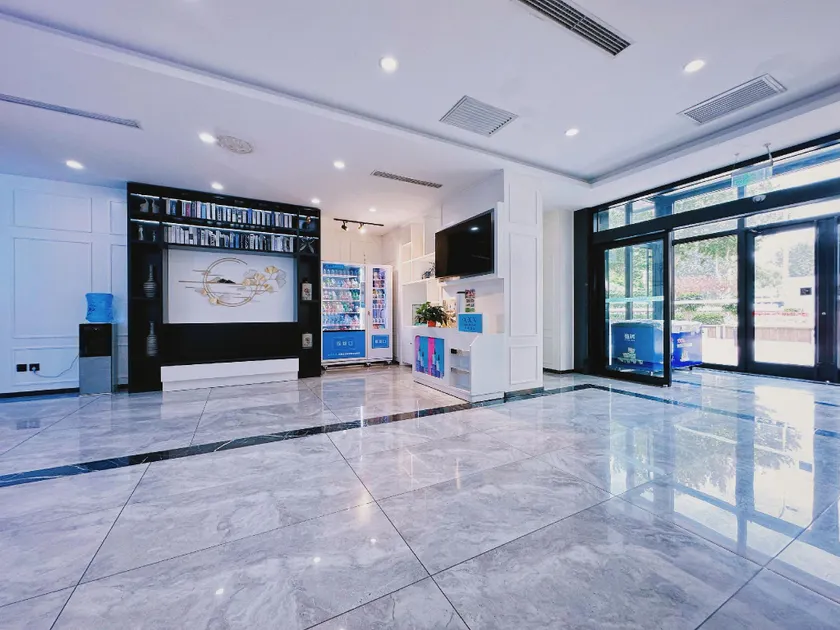 West Coast Hotel (Gu'an Beijing Daxing International Airport Branch) - Image 1