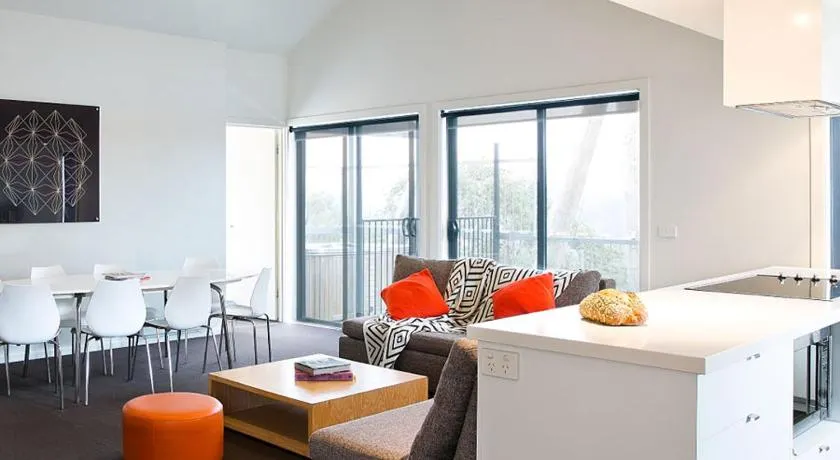 Silverski Rooms and Apartments - Image 1
