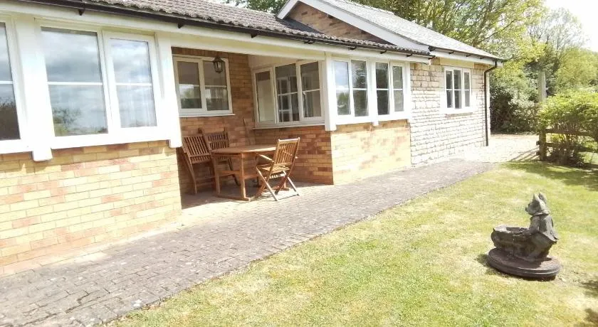 Elderflower Cottage - Image 1