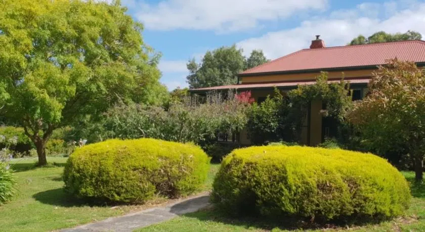 Ripplebrook Country Cottage - Image 1
