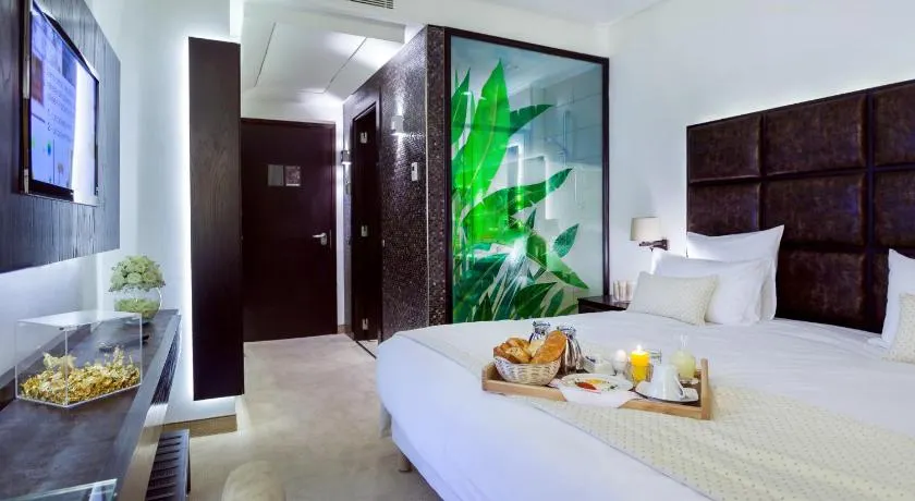 Business Hotel - Image 1