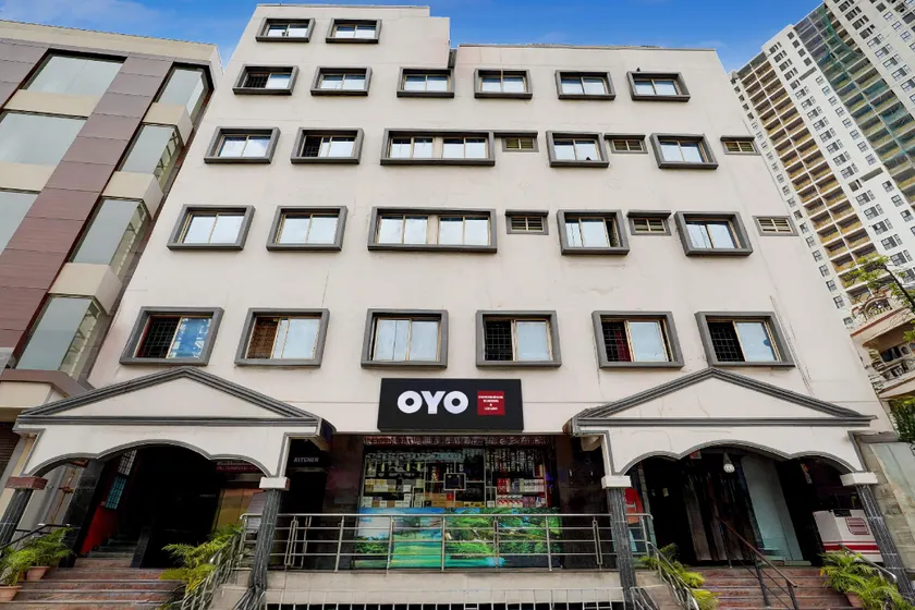 Hotel O BHANUNANDANA BOARDING & LODGING Basaveshwar Nagar - Image 1