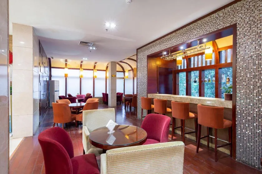Tashan Hotel Pujiang - Image 1