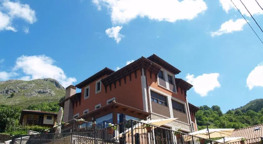 Hotel La Casona de Llerices - Image 1