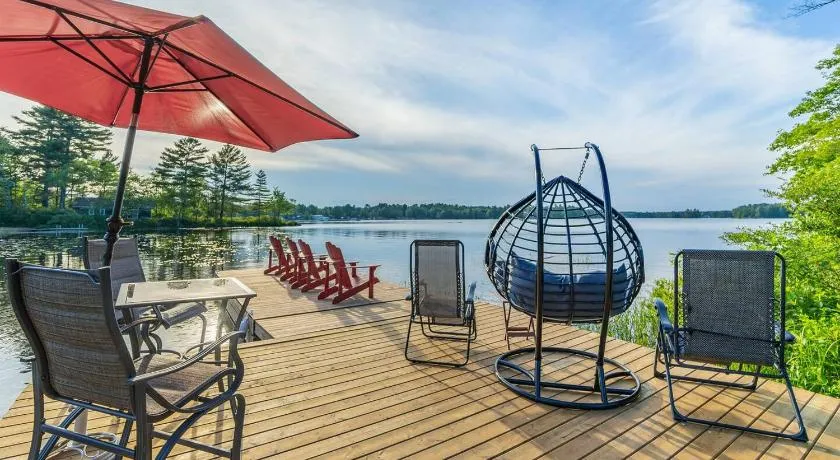 Lakefront Escape Hot Tub & Sauna Retreat - Image 1