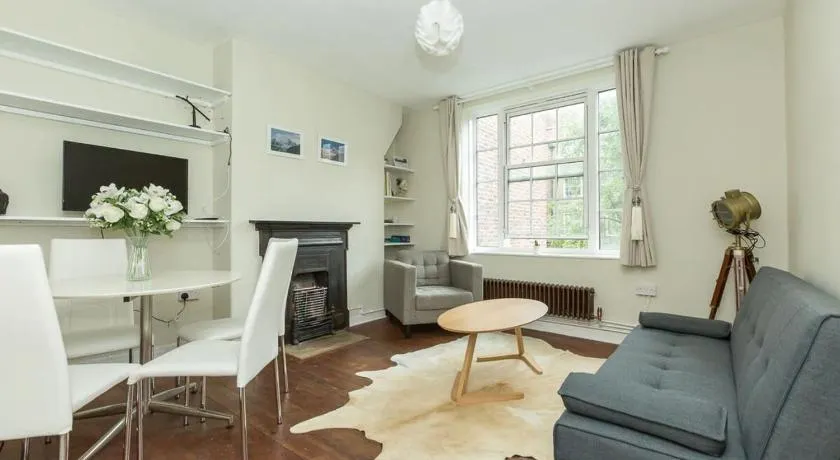 Convenient 2 Bedroom Apartment in Central London - Image 1