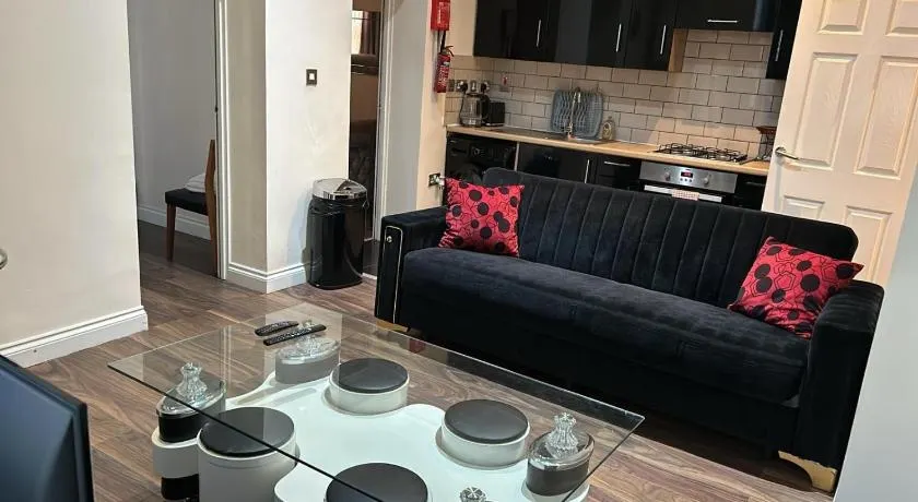 Luxurious 2 Bed Apartment - Image 1