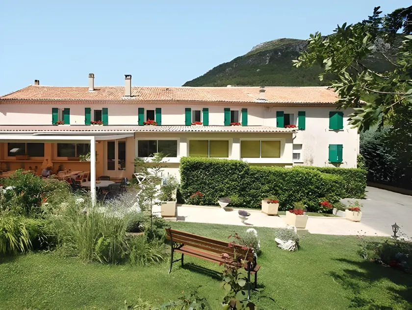 Hôtel Restaurant Le Lachens - Image 1