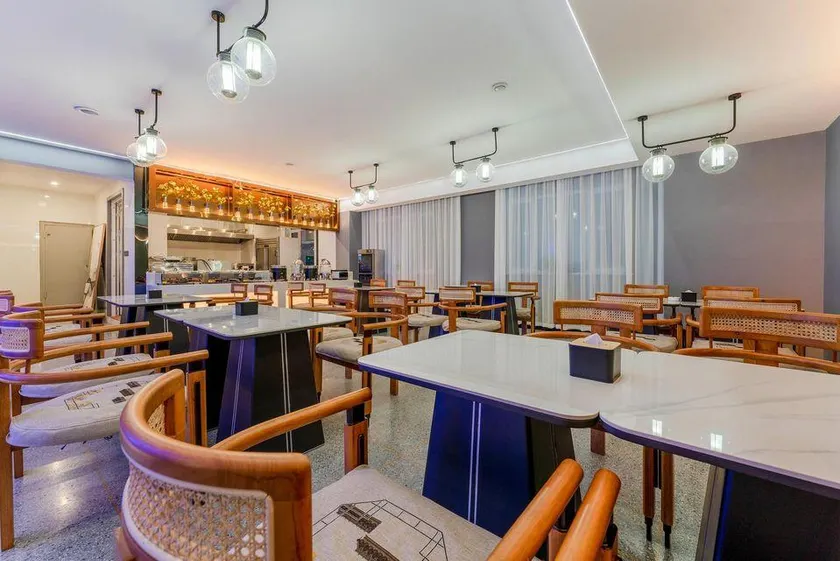 Hua Tai Hotel - Image 1