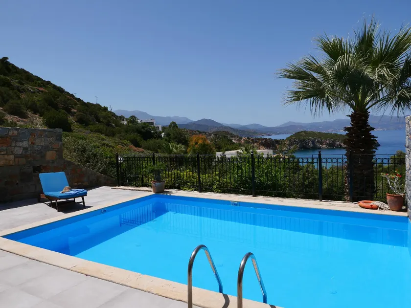 One bedroom villa with private seawater pool Just 150 meters from the sea - Image 1