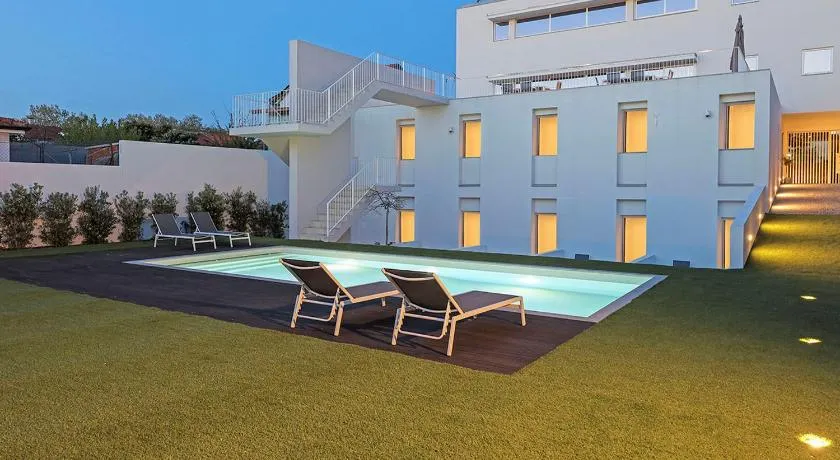 Uporto House Residence - Image 1