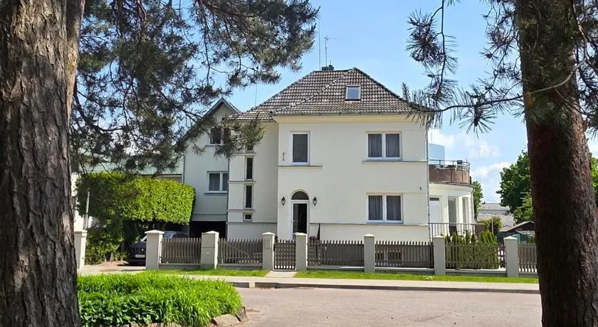 Felikso Vila - Image 1
