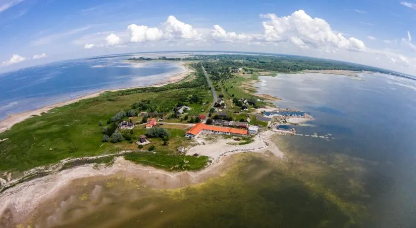 Puise Nina Guest House - Image 1