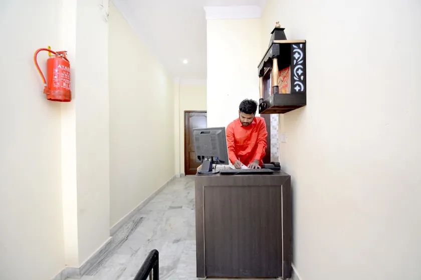 Hotel O StayNest - Image 1