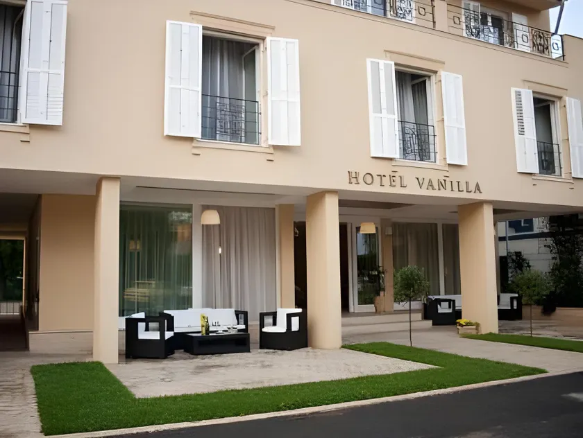Hotel Vanilla - Image 1