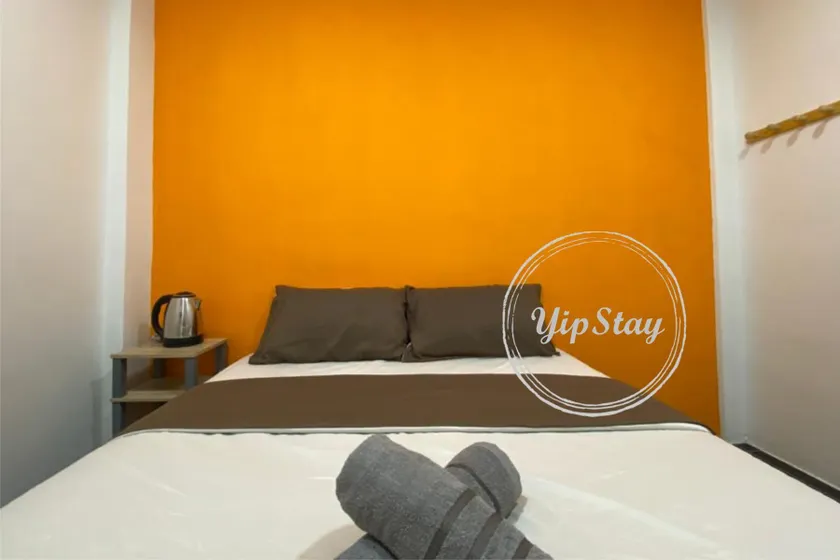 YipStay Standard Deluxe 205 - Image 1