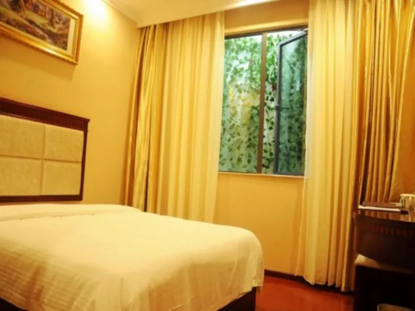 Linghang Garden Hotel (Shenzhen Daqianli Pingzhou Subway Station) - Image 1