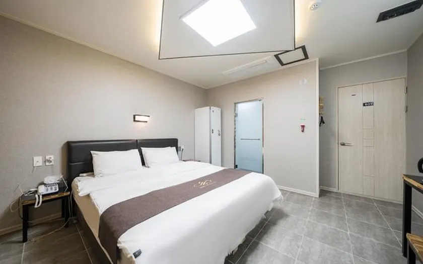 Gwangju Chungjangro Gold Brown Hotel - Image 1