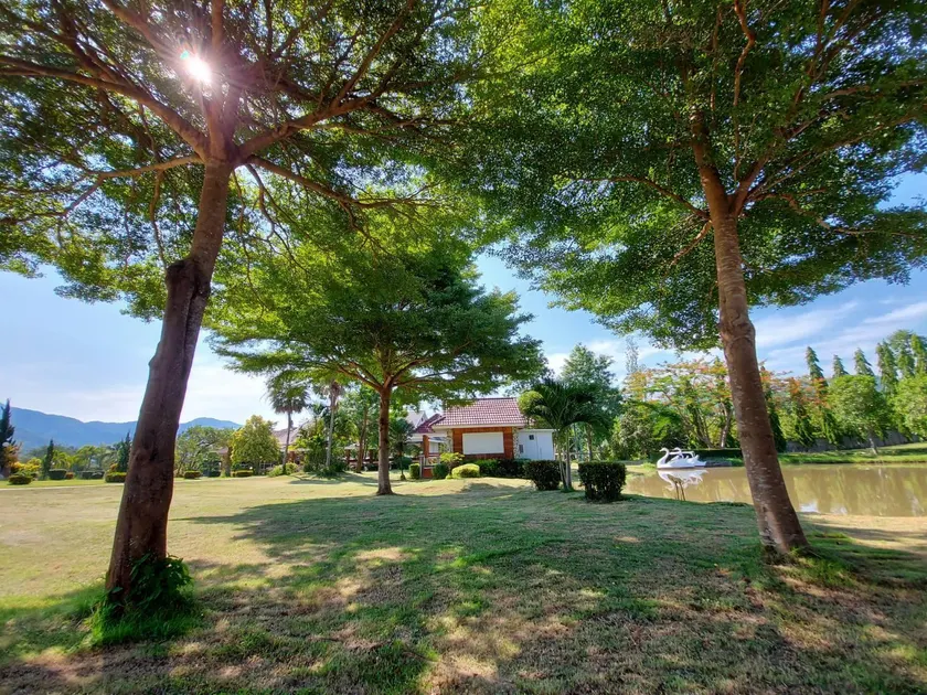 Tanaosri & Creekside Resort - Image 1