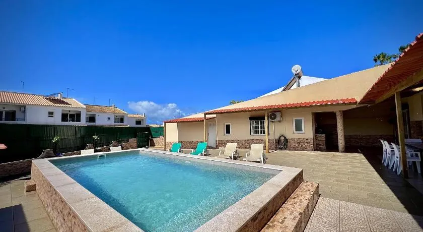 Albufeira Summer Villa 2 with Pool by Homing - Image 1