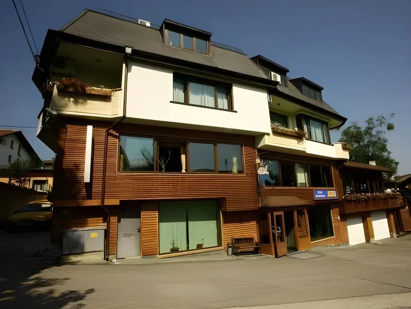Family Hotel EDI - Image 1