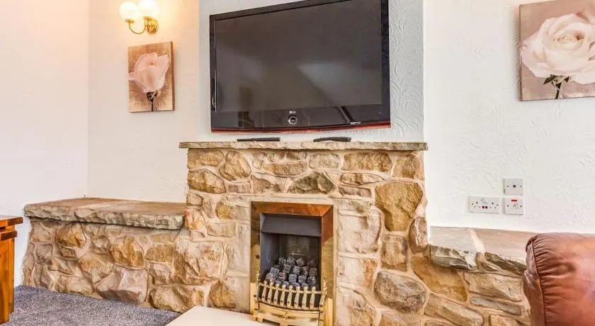Delightful Garforth Home - Image 1
