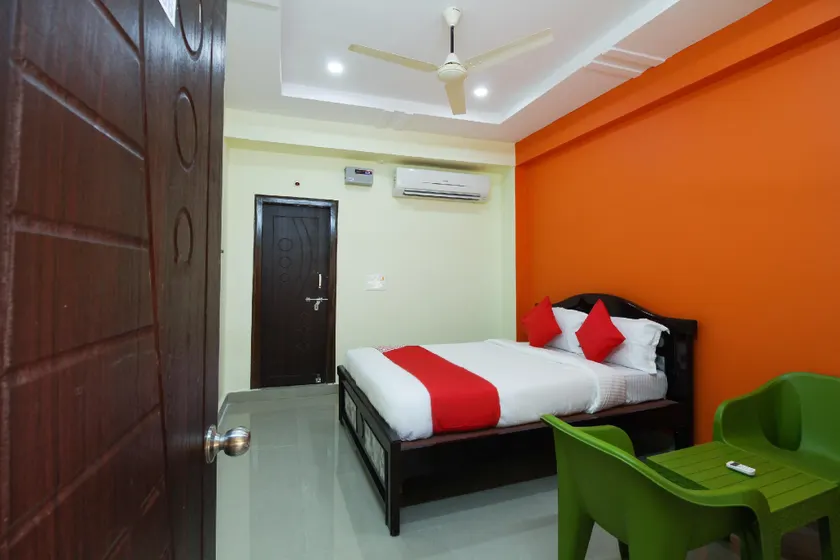 Hotel O S V Residency - Image 1